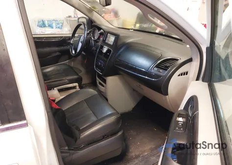 2015 Chrysler Town & Country Touring from USA, damaged, VIN 2C4RC1BG4FR577336